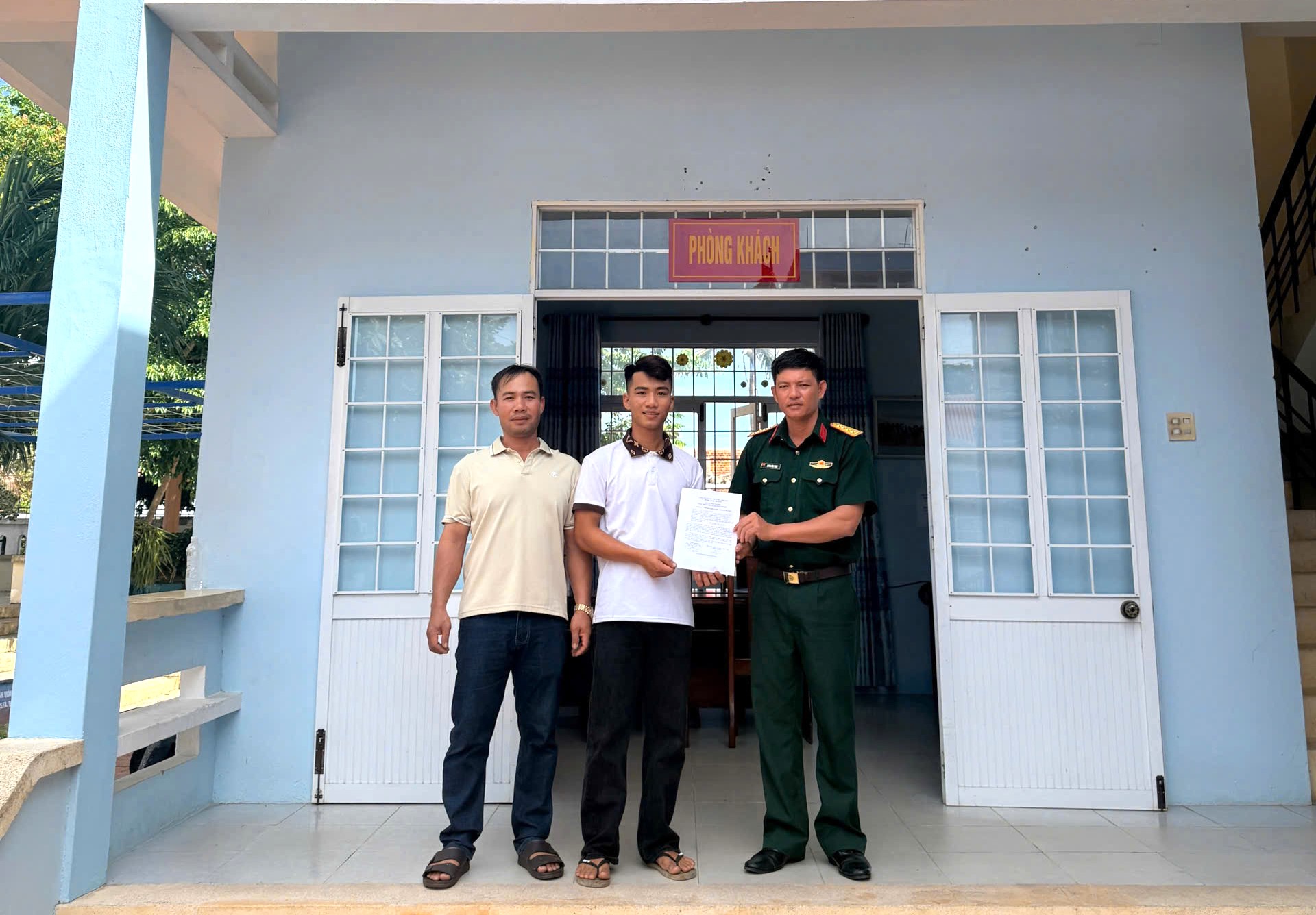 06 thanh niên phường Hoà Hiệp viết đơn tình nguyện nhập ngũ năm 2027