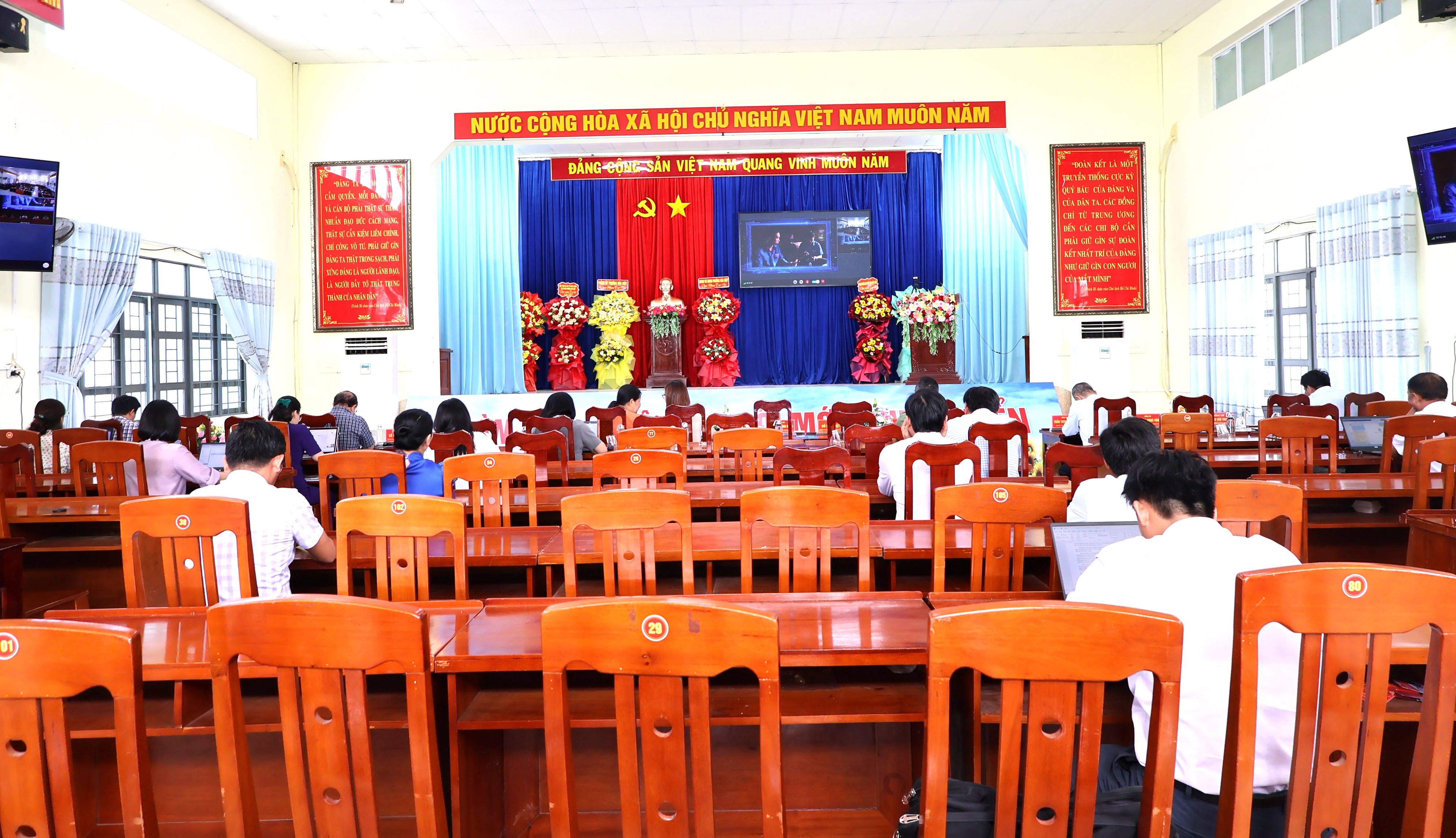 Sơ kết 01 năm vận hành bộ máy của hệ thống chính trị và chính quyền địa phương 02 cấp