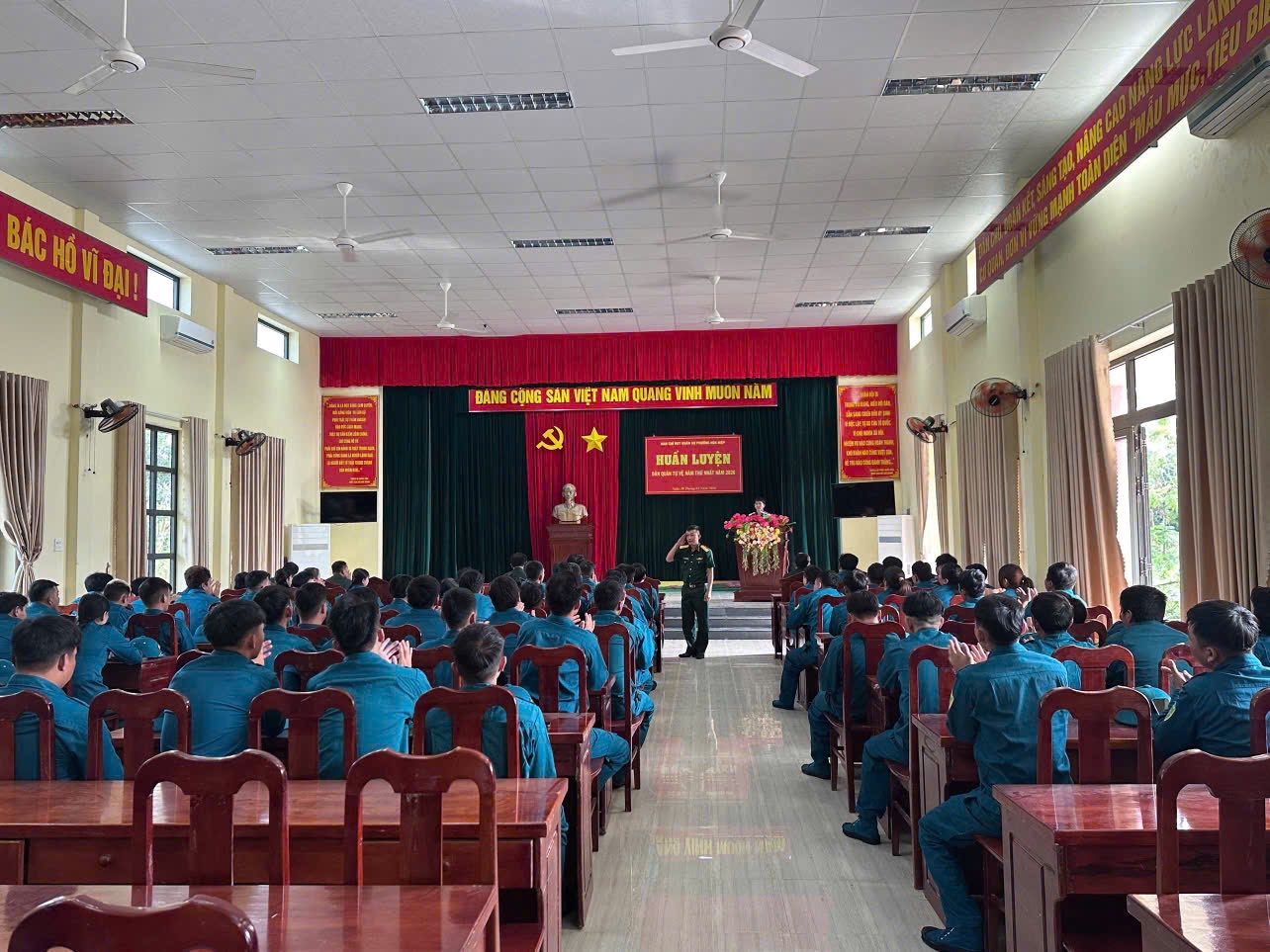 BAN CHQS PHƯỜNG HOÀ HIỆP TỔ CHỨC KHAI MẠC HUẤN LUYỆN DÂN QUÂN NĂM THỨ NHẤT NĂM 2026