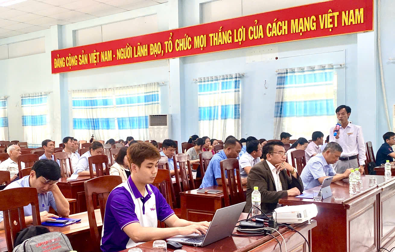 PHƯỜNG HÒA HIỆP TỔ CHỨC TẬP HUẤN ỨNG DỤNG TRÍ TUỆ NHÂN TẠO (AI) TRONG CÔNG VIỆC, GÓP PHẦN THÚC ĐẨY CHUYỂN ĐỔI SỐ