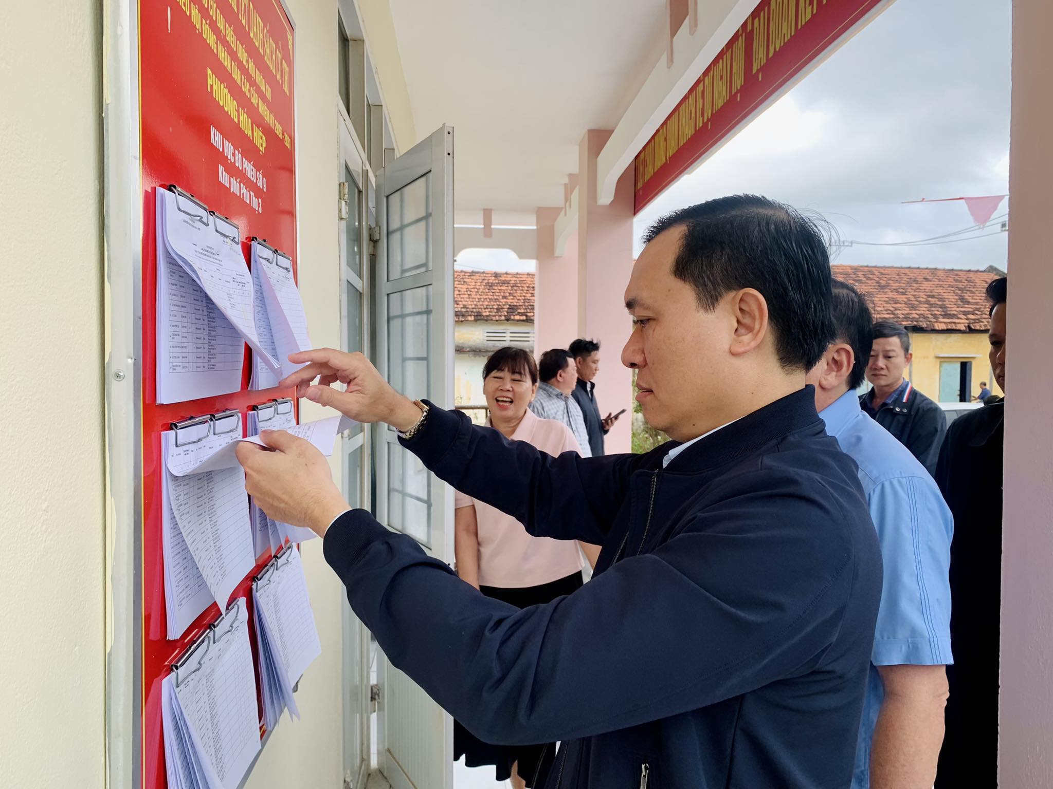 ĐOÀN GIÁM SÁT SỐ 09 HĐND TỈNH GIÁM SÁT CÔNG TÁC BẦU CỬ TẠI PHƯỜNG HÒA HIỆP