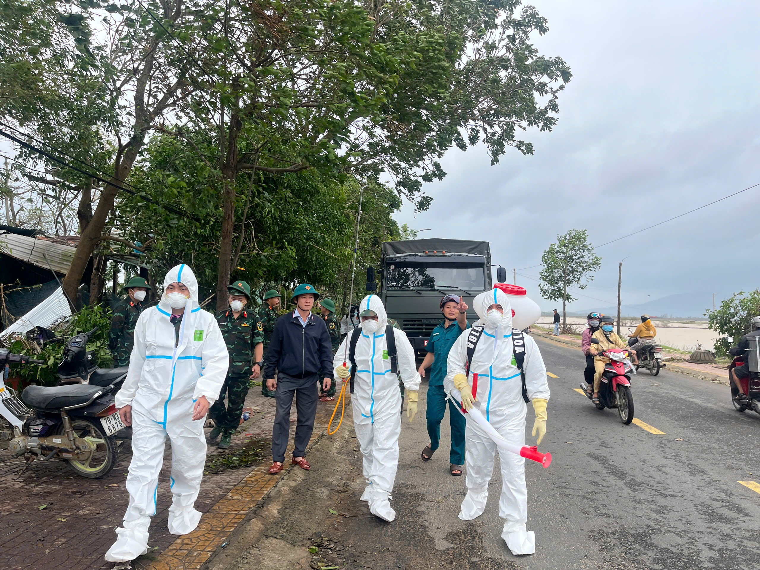 98677514700637141059