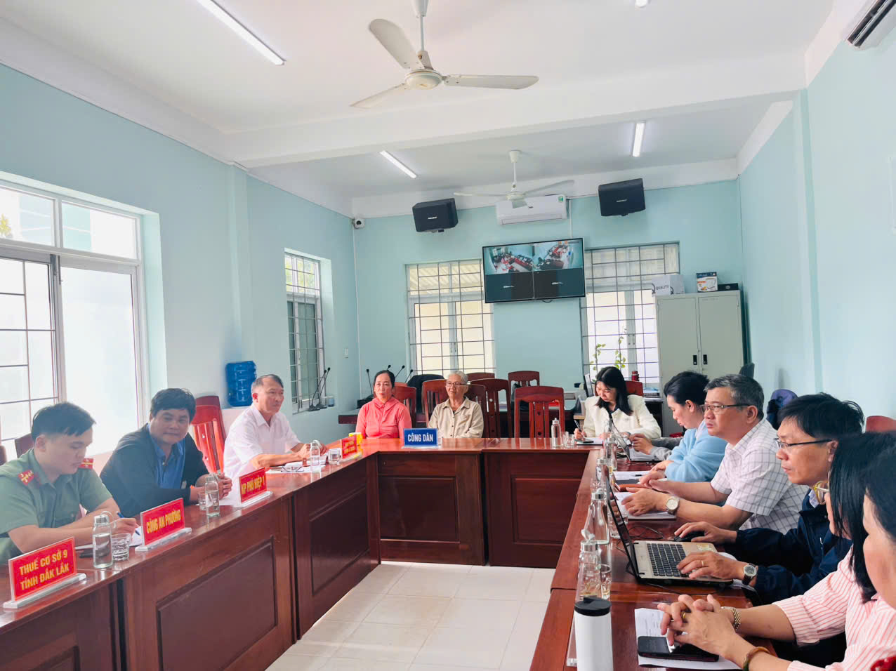 Chủ tịch UBND phường Hòa Hiệp tiếp công dân định kỳ tháng 01/2026, kịp thời lắng nghe và giải quyết kiến nghị của Nhân dân