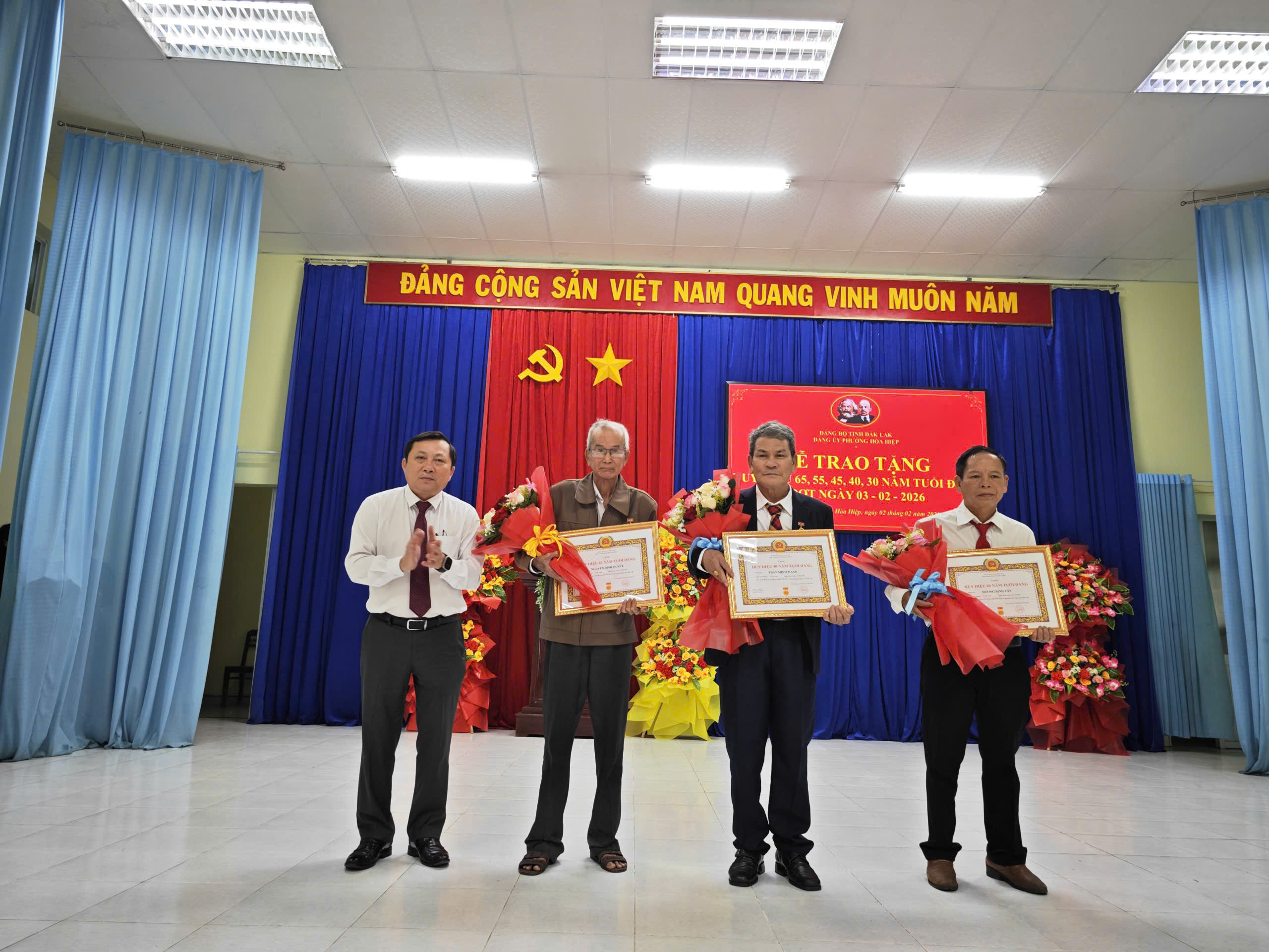 Đảng ủy phường Hòa Hiệp tổ chức Lễ trao tặng Huy hiệu Đảng đợt 03/02/2026