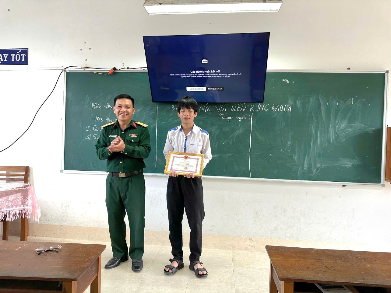 Kịp thời cứu giúp phi công gặp nạn – Nghĩa cử đẹp của tuổi trẻ Hòa Hiệp được khen thưởng